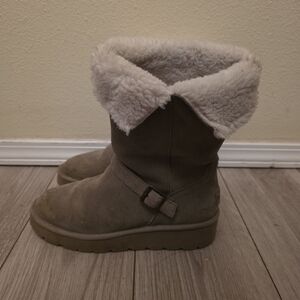 Koolaburra Tan Shearling Boots